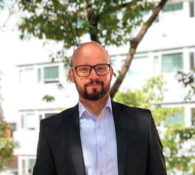 Victor M Mijares
